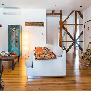  Apartment Charmingloft Avenida Large And Stylish