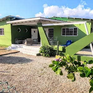  Сasa de vacaciones Traditional Aruban Close To Surfside Aruba